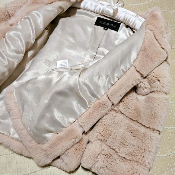 SUMPTUOUS GENUINE FUR JACKET FEATURING 3/4 SLEEVE W/ HIDDEN HOOK & EYE CLOSURES - Picture 9 of 15